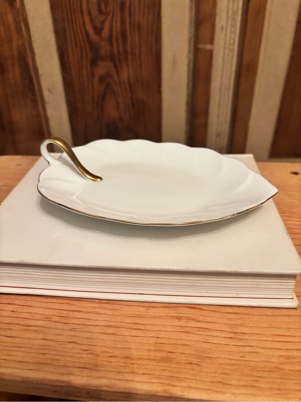 Toyo White and 24k Gold Accent Trinket Dish
